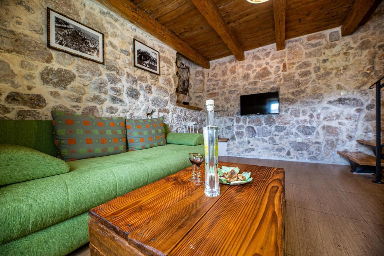 Parona Holiday Home Vrbnik Exterior photo