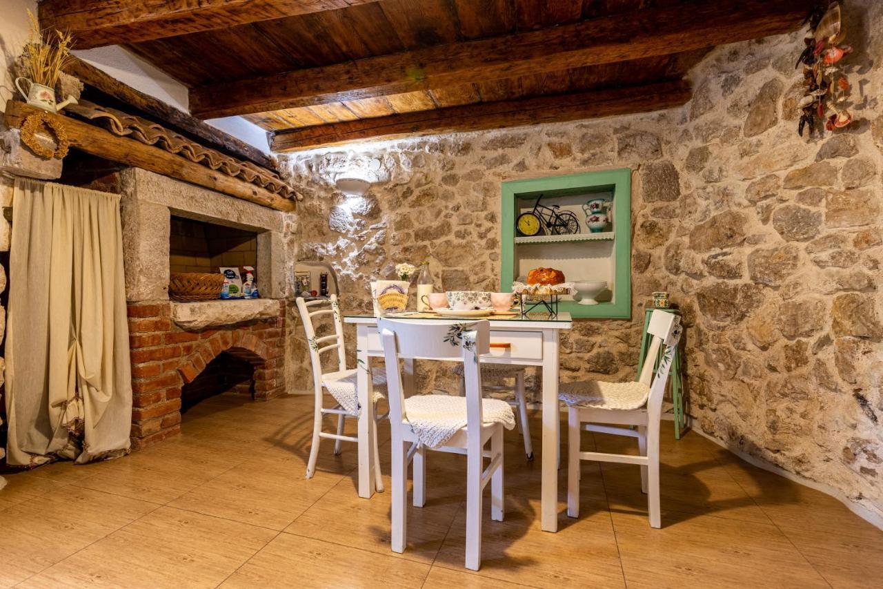 Parona Holiday Home Vrbnik Exterior photo